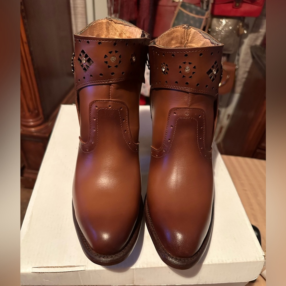Women ankle leather booties Mex size 26.5 (9.5 US)